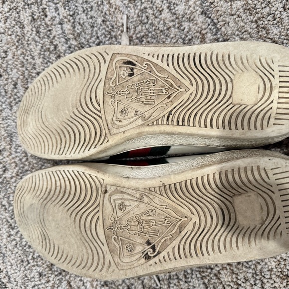 Gucci Sneakers - Picture 2 of 5